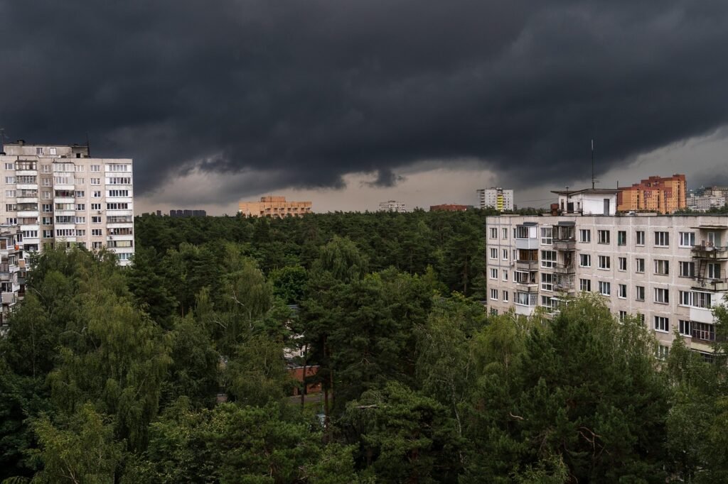 city, sky, cloud, storm, nature, air, atmosphere, summer, beauty, black, high, climate, oxygen, forecast
